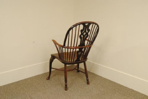 18TH CENTURY THAMES VALLEY YEW WOOD WINDSOR ARMCHAIR - ADDITIONAL PHOTO 4