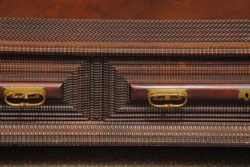 LARGE 19TH CENTURY PORTUGUESE TEAK RIPPLE MOULDED COFFER - ADDITIONAL PHOTO 2