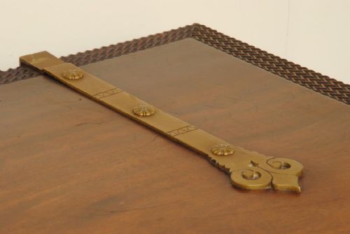 LARGE 19TH CENTURY PORTUGUESE TEAK RIPPLE MOULDED COFFER - ADDITIONAL PHOTO 7