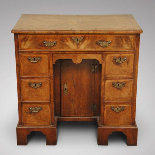 Early 18th Century Walnut Kneehole Desk