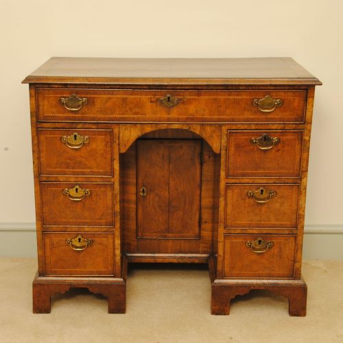 A Fine Early 18th Century Walnut Kneehole Desk