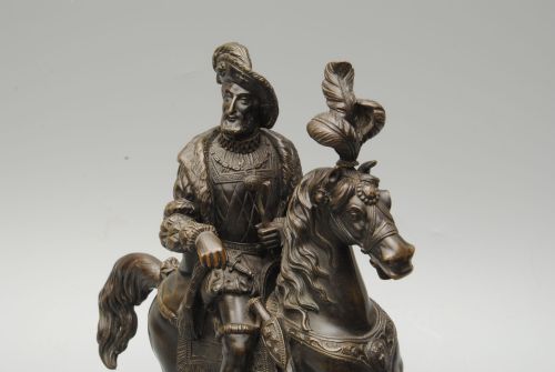 A BRONZE FIGURE OF FRANCOIS I ON HORSEBACK - ADDITIONAL PHOTO 4