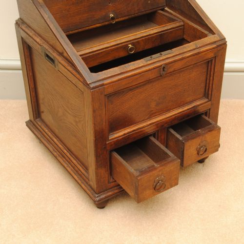 A CHARMING GEORGIAN ELM CHILDS DESK - ADDITIONAL PHOTO 4