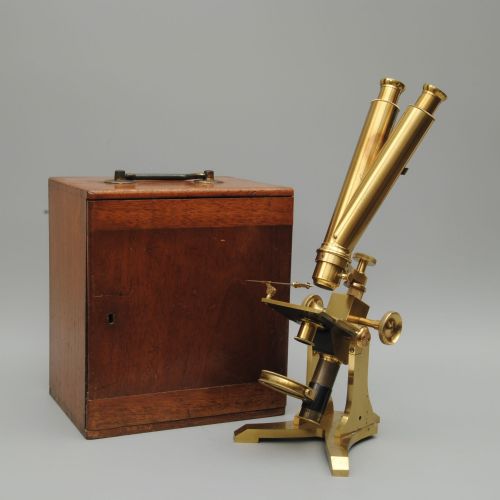 DANCER FIELD MICROSCOPE IN FINE CONDITION