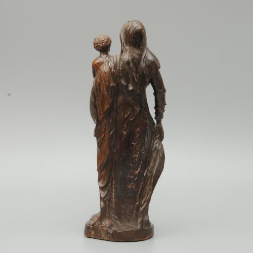 AN UNUSUAL 18TH CENTURY HARDWOOD CARVING OF MADONNA AND CHILD - ADDITIONAL PHOTO 1