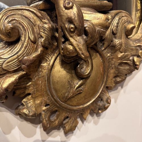 AN UNUSUAL LARGE CARVED GILTWOOD WALL MIRROR - ADDITIONAL PHOTO 3