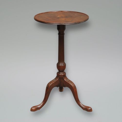 18TH CENTURY MAHOGANY WINE TABLE