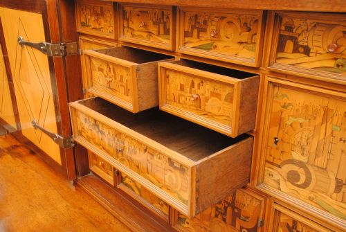 17TH CENTURY GERMAN MARQUETRY TABLE CABINET - ADDITIONAL PHOTO 7
