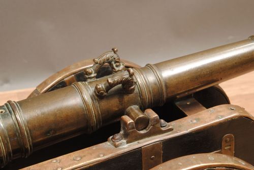 AN 18TH CENTURY MODEL FIELD CANNON WITH BRONZE BARREL - ADDITIONAL PHOTO 2
