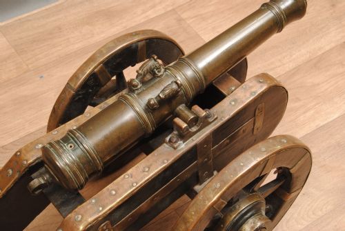 AN 18TH CENTURY MODEL FIELD CANNON WITH BRONZE BARREL - ADDITIONAL PHOTO 3
