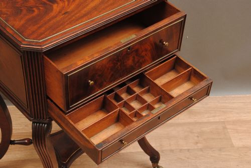 ELEGANT REGENCY BRASS MOUNTED FLAME MAHOGANY SIDE TABLE - ADDITIONAL PHOTO 3