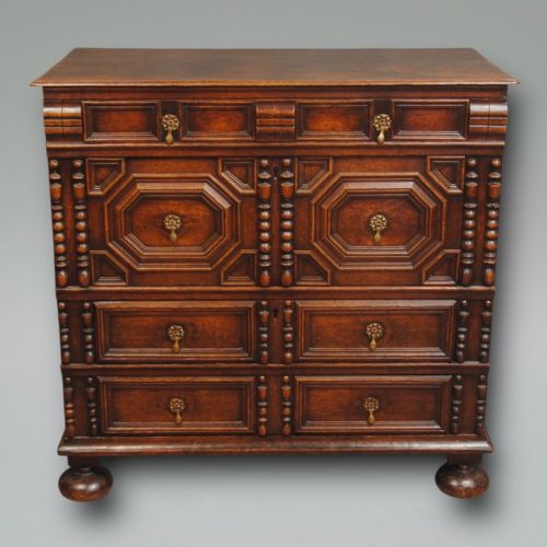 WILLIAM AND MARY OAK GEOMETRIC BLOCK FRONT CHEST - ADDITIONAL PHOTO 1