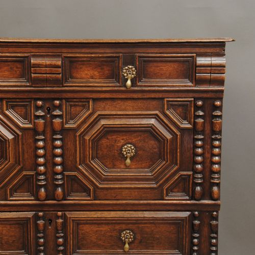 WILLIAM AND MARY OAK GEOMETRIC BLOCK FRONT CHEST - ADDITIONAL PHOTO 2