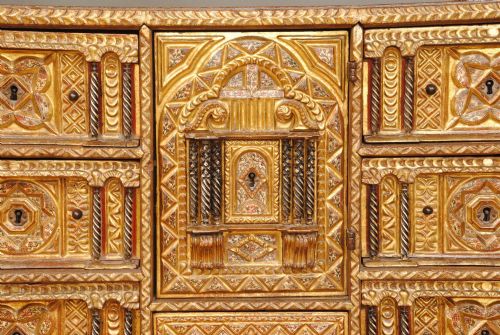 17TH CENTURY PAPILLERO VARGUENO ON STAND - ADDITIONAL PHOTO 2