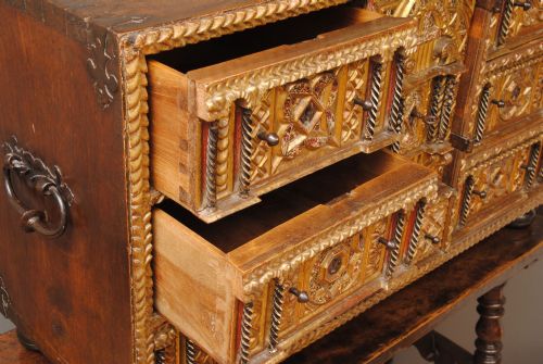 17TH CENTURY PAPILLERO VARGUENO ON STAND - ADDITIONAL PHOTO 5