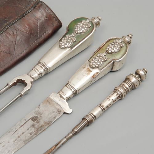 GERMAN STEEL AND HORN TRAVELING KNIFE AND FORK SET - ADDITIONAL PHOTO 1