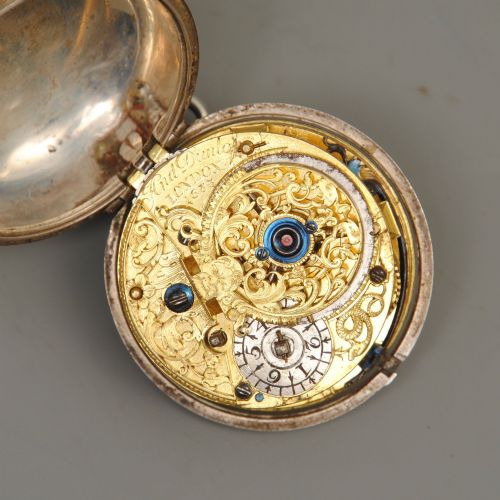 A SMALL EARLY 18TH CENTURY SILVER PAIR CASED POCKET WATCH - ADDITIONAL PHOTO 3