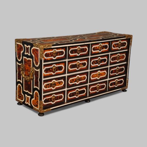 A FABULOUS 17TH CENTURY ITALIAN TABLE CABINET - ADDITIONAL PHOTO 1