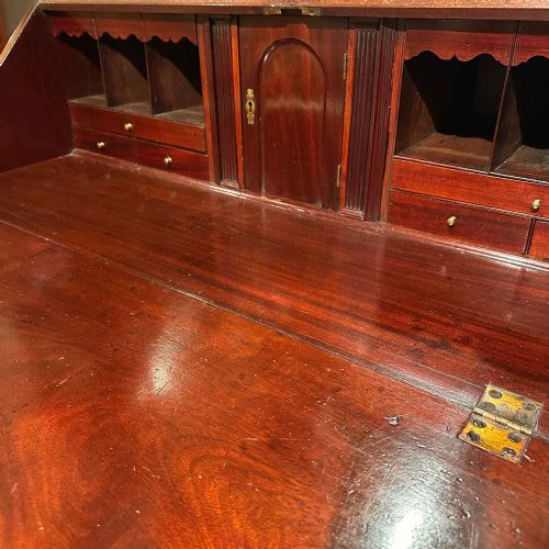 MID 18TH CENTURY MAHOGANY BUREAU BOOKCASE - ADDITIONAL PHOTO 3