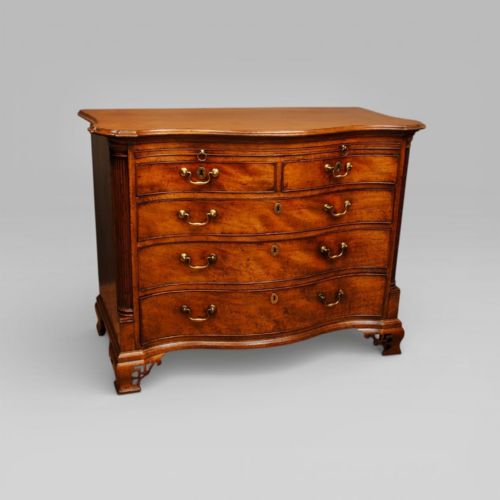 A FINE AND UNUSUAL LANCASHIRE MAHOGANY SERPENTINE CHEST - ADDITIONAL PHOTO 1