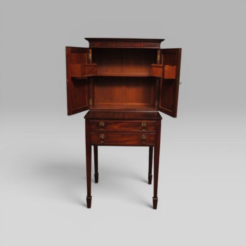 A GEORGE III PERIOD MAHOGANY WRITING CABINET ON STAND - ADDITIONAL PHOTO 2