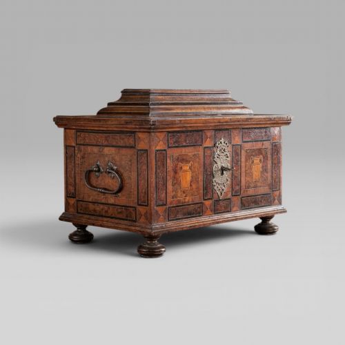 A LATE 17TH CENTURY CONTINENTAL BURR WOOD CASKET