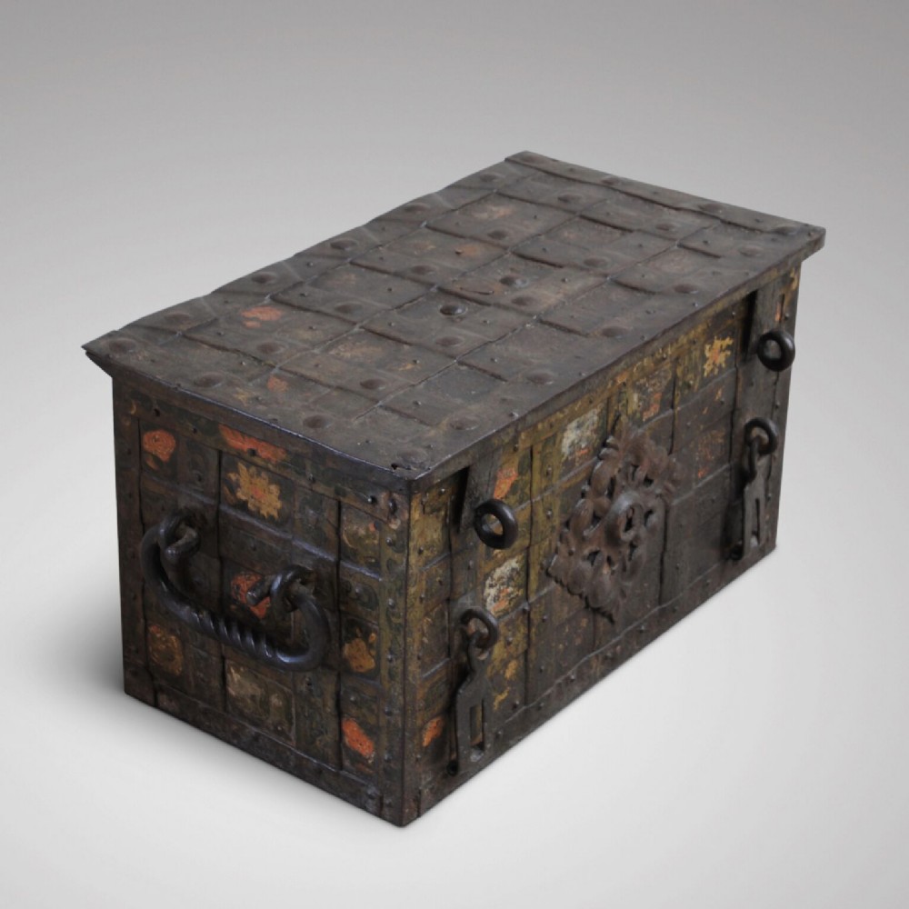 SMALL PAINTED ARMADA CHEST