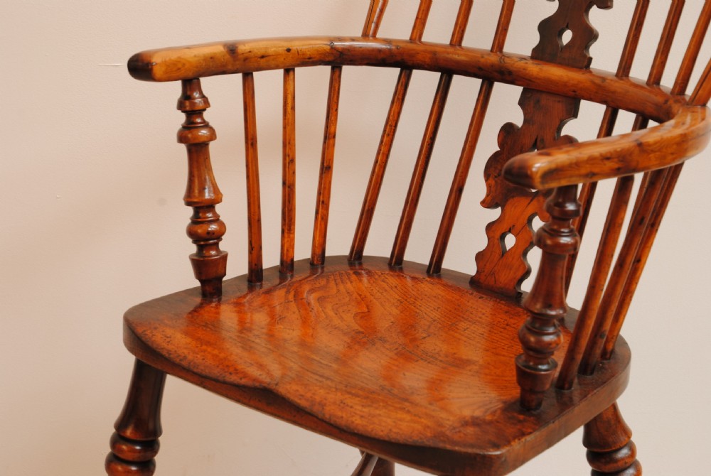 SUPERB PAIR OF 19TH CENTURY BURR YEW WOOD WINDSOR ARMCHAIRS View IV