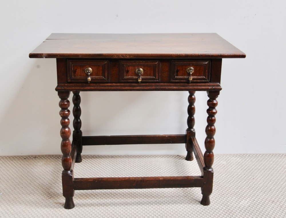 LATE 17TH CENTURY OAK BOBBIN TURNED LEG SIDE TABLE