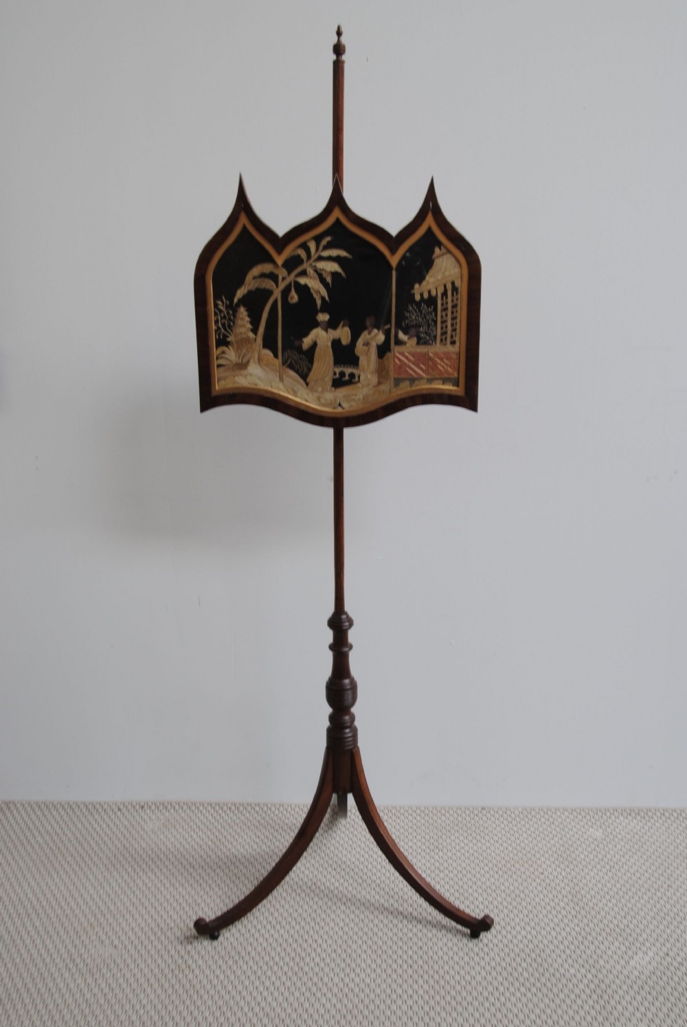 ELEGANT REGENCY MAHOGANY AND NEEDLE WORK POLE SCREEN