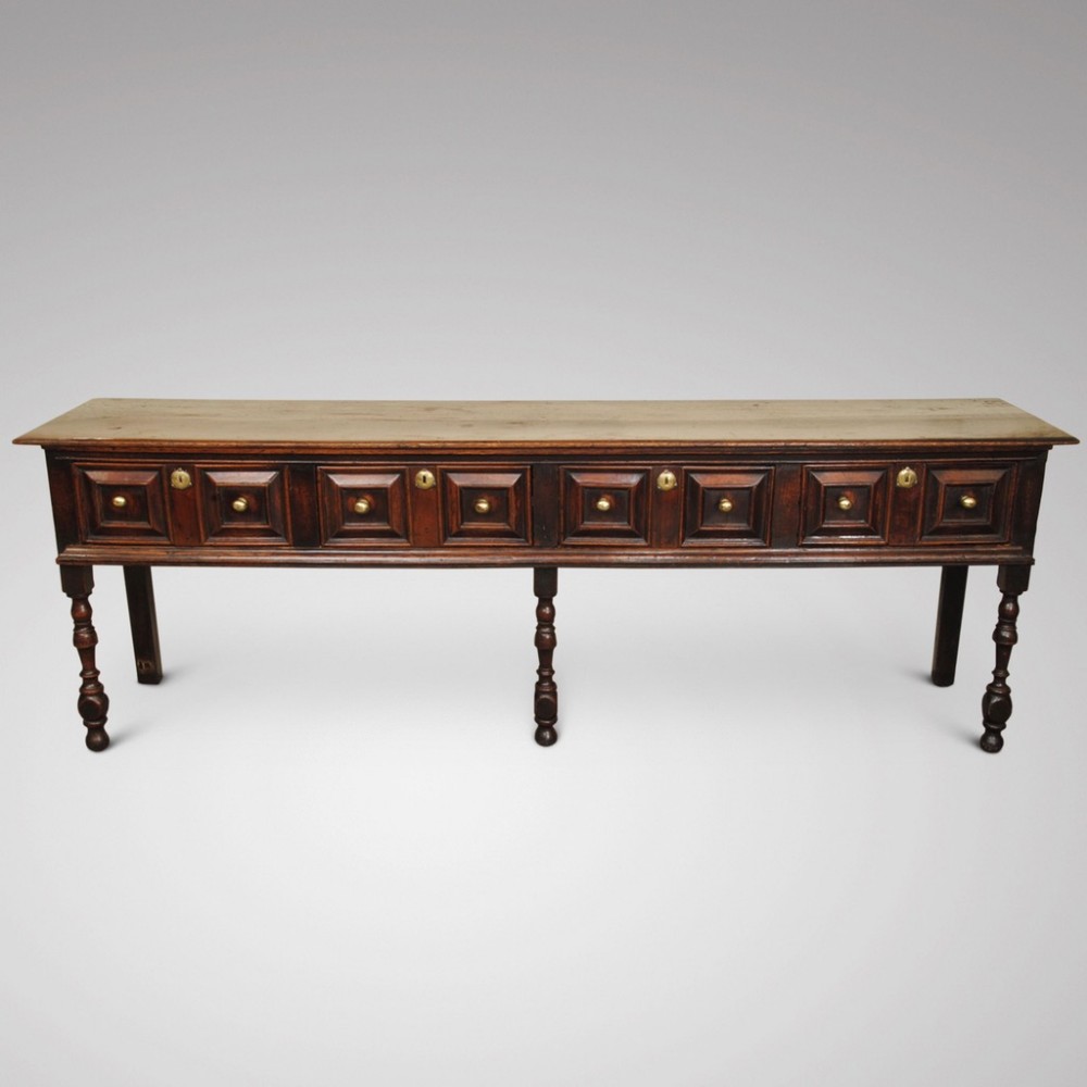 EARLY 18TH CENTURY OAK BLOCK FRONT DRESSER