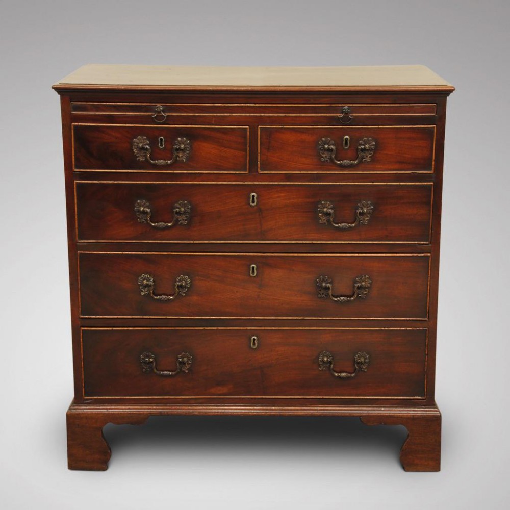 SMALL MAHOGANY GENTLEMAN'S DRESSING CHEST