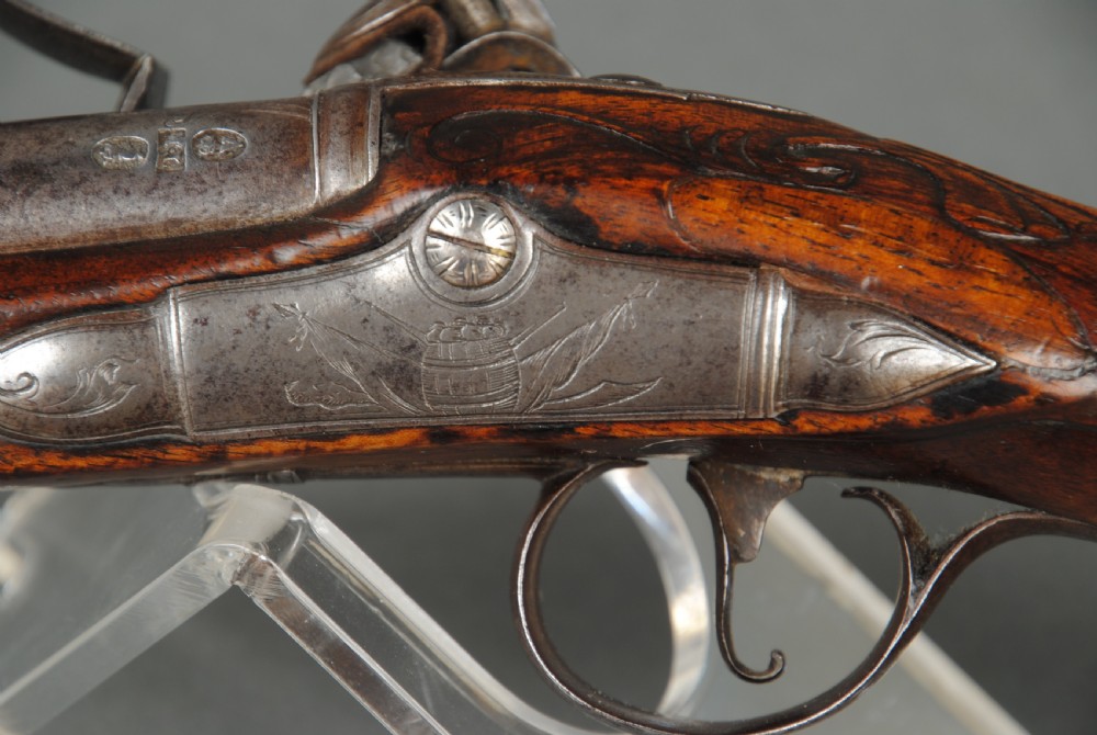 AN 18TH CENTURY FLINTLOCK HOLSTER PISTOL BY RICHARDS View III