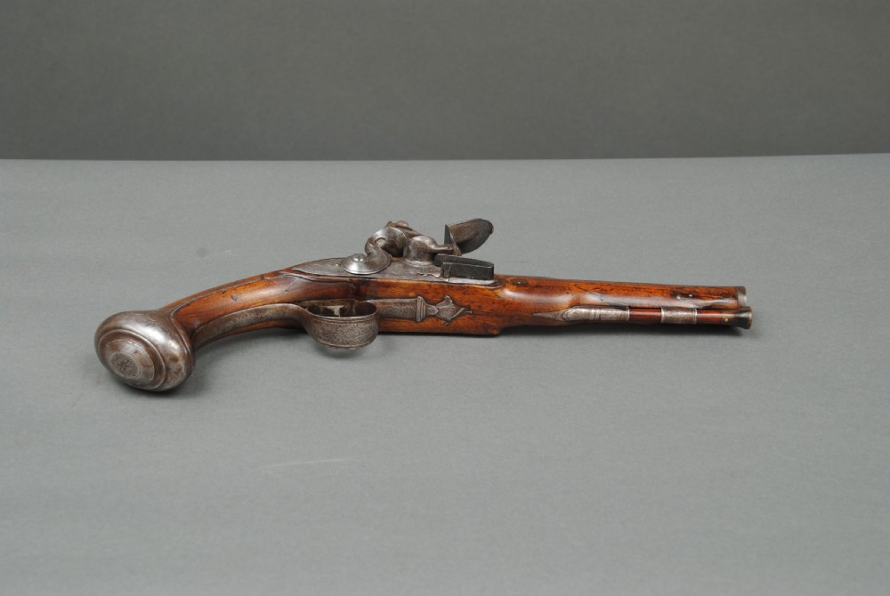 AN 18TH CENTURY FLINTLOCK HOLSTER PISTOL BY RICHARDS View VI