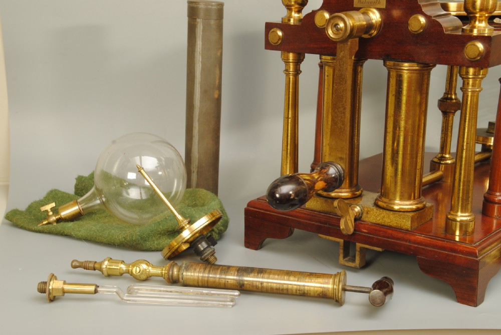 SUPERB EXAMPLE OF A BRASS AND MAHOGANY VACUUM PUMP View V