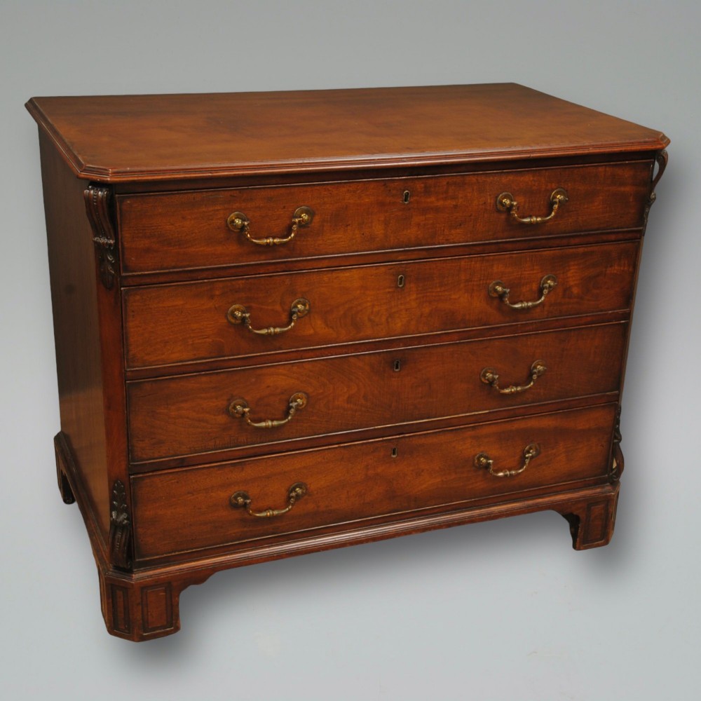 CHIPPENDALE PERIOD MAHOGANY GENTLEMAN'S DRESSING CHEST