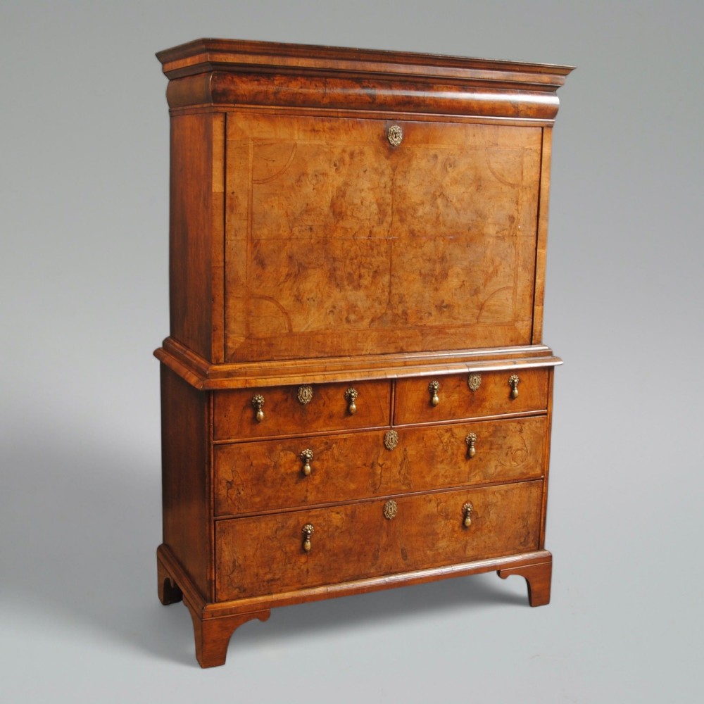 QUEEN ANNE WALNUT ESCRITOIRE OF WONDERFUL COLOUR