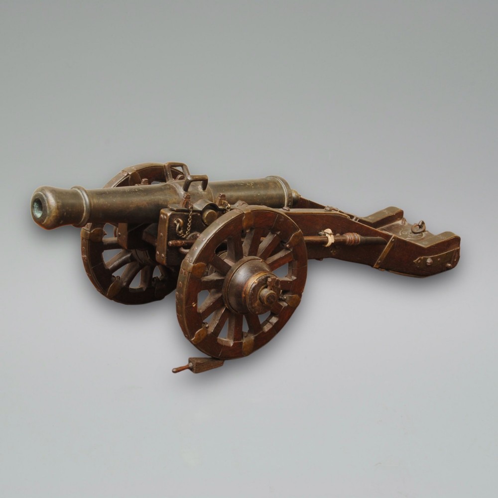 18TH CENTURY MODEL OF A FIELD CANNON