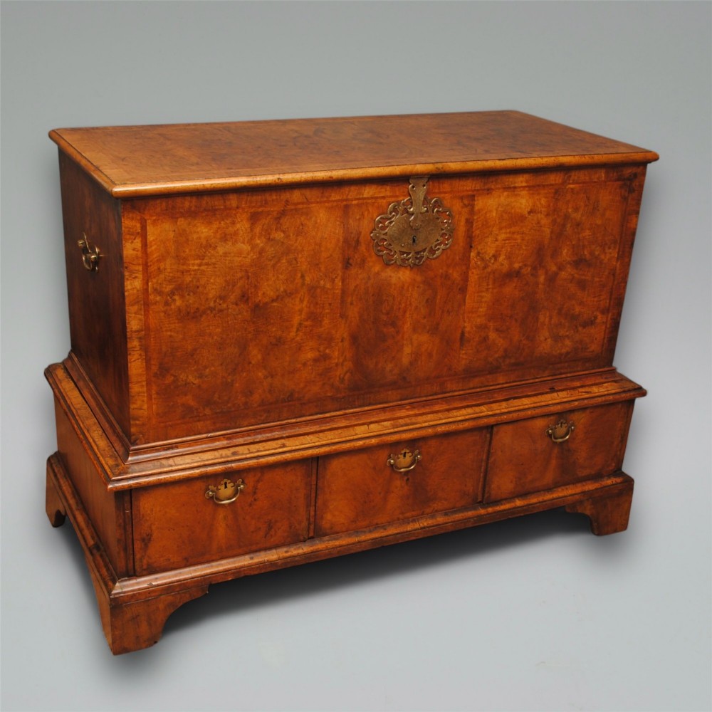 EARLY 18TH CENTURY WALNUT CHEST ON STAND