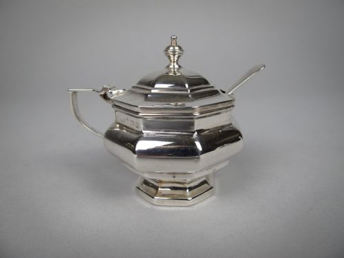 fig 2. Sterling Silver Three Piece Cruet Set With Spoon by Ernest Druiff & Co, 1925.