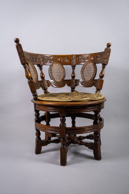 19th Century Dutch Colonial Carved Oak Burgomeister Chair