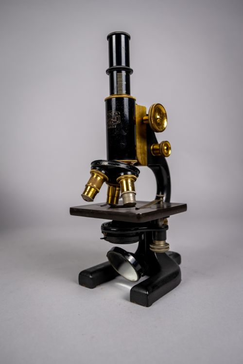 fig 1. Spencer, Buffalo, USA Monocular Microscope With Lenses & Fitted Case, c.1920s.