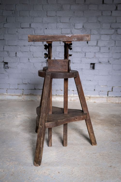 fig 2. Early 20th Century Adjustable & Tilting Sculpture Stand.