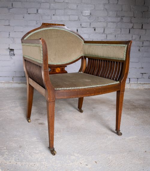 Early 20th Century Sheraton Revival Inlaid Mahogany Tub Chair.