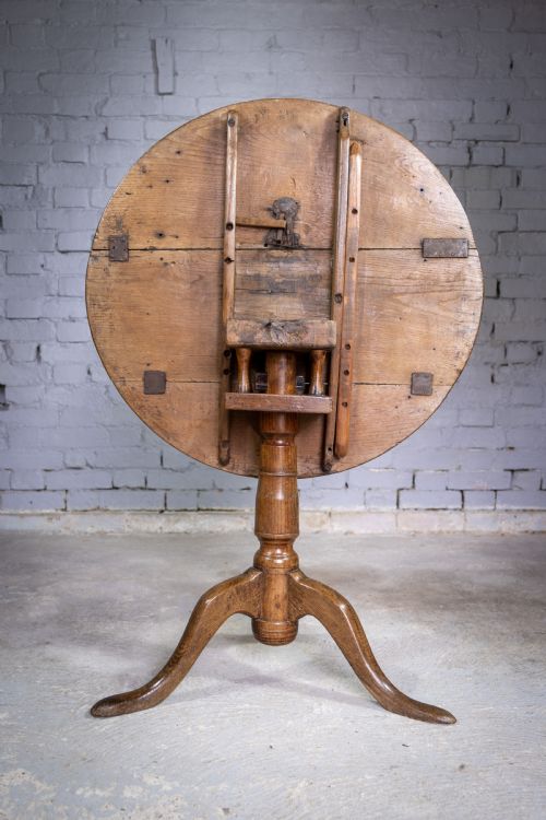 fig 1. George II Provincial Oak Bird Cage Tilt Top Table, c.1740.