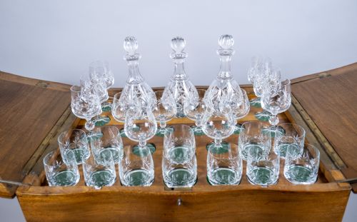 ART DECO WALNUT POPUP SURPRISE BAR WITH ORIGINAL CRYSTAL GLASSWARE - ADDITIONAL PHOTO 3