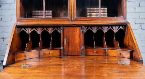 FINE GEORGE II CHIPPENDALE PERIOD BUREAU BOOKCASE WITH BRAMAH LOCK - ADDITIONAL PHOTO 8