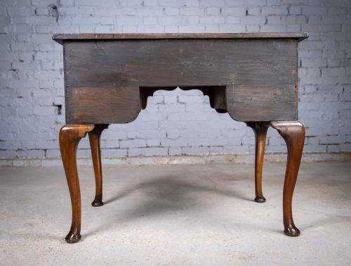 18TH CENTURY GEORGIAN FEATHERBANDED WALNUT LOWBOY - ADDITIONAL PHOTO 8