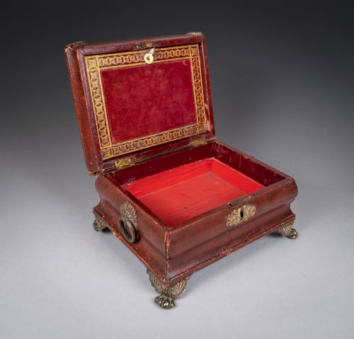 REGENCY RED LEATHER BRASS WORKBOX WITH SECRET COMPARTMENT - ADDITIONAL PHOTO 4