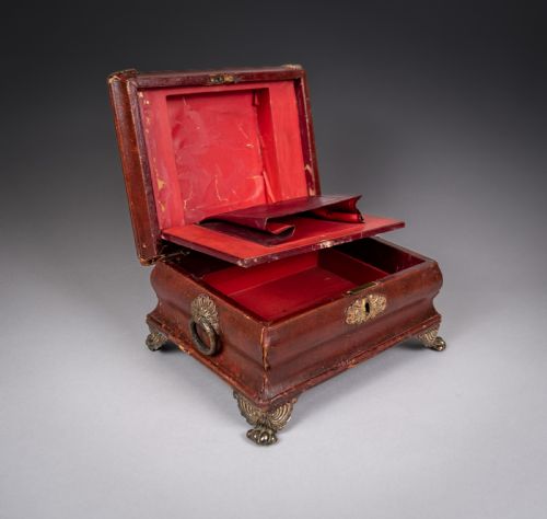 REGENCY RED LEATHER BRASS WORKBOX WITH SECRET COMPARTMENT - ADDITIONAL PHOTO 5